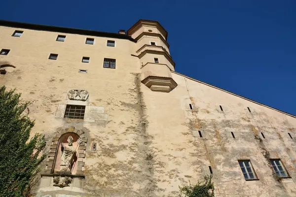 Eichsttt, Almanya 08.11.2024: Almanya 'nın Bavyera bölgesi yakınlarındaki WILLIBALDSBURG kalesinin (WILLIBALDSBURG) bir kısmı