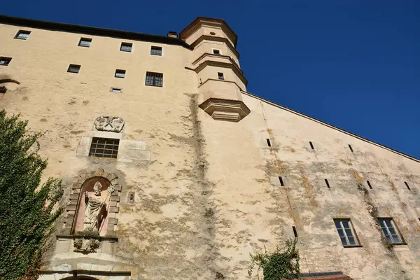 Eichsttt, Almanya 08.11.2024: Almanya 'nın Bavyera bölgesi yakınlarındaki WILLIBALDSBURG kalesinin (WILLIBALDSBURG) bir kısmı