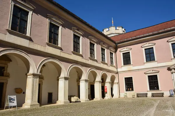 Eichsttt, Almanya 08.11.2024: Almanya 'nın Bavyera bölgesi yakınlarındaki WILLIBALDSBURG kalesinin (WILLIBALDSBURG) bir kısmı