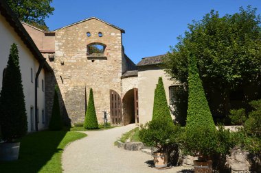 Eichsttt, Almanya 08.11.2024: Almanya 'nın Bavyera bölgesi yakınlarındaki WILLIBALDSBURG kalesinin (WILLIBALDSBURG) bir kısmı