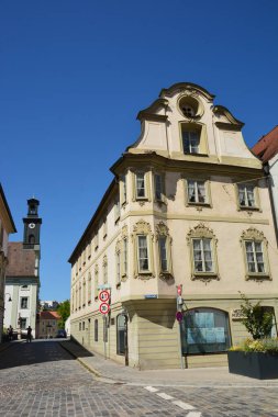 Eichsttt, Almanya 08.11.2024: Almanya 'nın Bavyera bölgesindeki Eichsttt kasabasında tarihi binalar