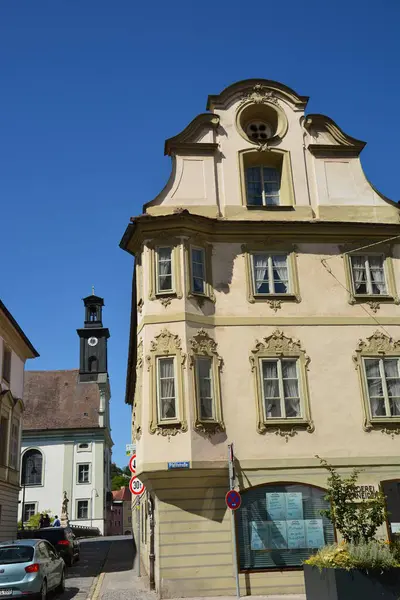 Eichsttt, Almanya 08.11.2024: Almanya 'nın Bavyera bölgesindeki Eichsttt kasabasında tarihi binalar