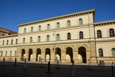 Münih, Bavyera, Almanya - 08.11.2024: Münih 'teki tarihi yapılar