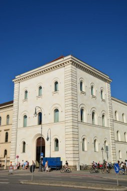 Münih, Bavyera, Almanya - 08.11.2024: Münih 'teki tarihi yapılar