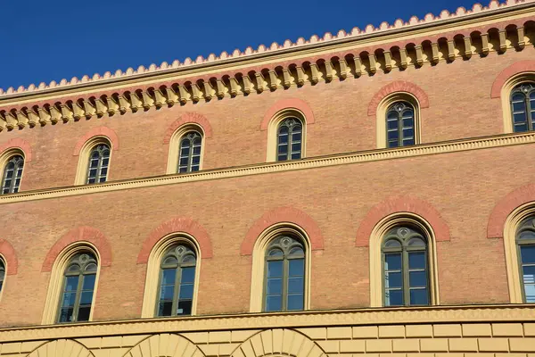 Münih, Bavyera, Almanya - 08.11.2024: Münih 'teki tarihi yapılar