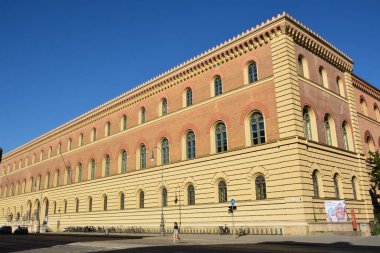 Münih, Bavyera, Almanya - 08.11.2024: Münih 'teki tarihi yapılar