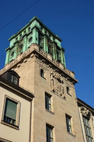 Münih, Bavyera, Almanya - 08.11.2024: Münih 'teki tarihi yapılar