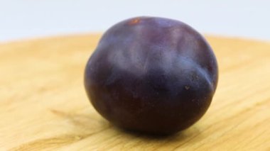 Dönüşümlü olarak eriğin yakın çekimi. Sağlıklı meyve.