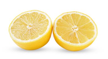 Beyaz arkaplanda taze limon
