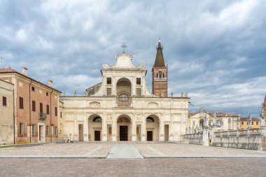 Po nehrinin sağ kıyısında bisiklet gezisi: Polirone 'da San Benedetto Po Manastırı