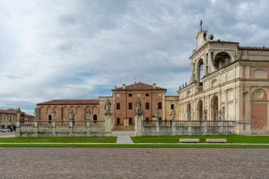Po nehrinin sağ kıyısında bisiklet gezisi: Polirone 'da San Benedetto Po Manastırı