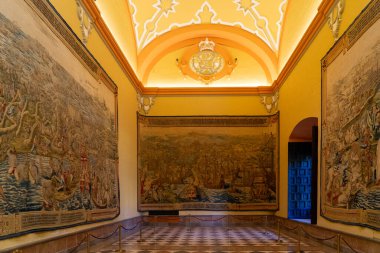 Sevilla 'nın Alcazar' ında yürüyorum