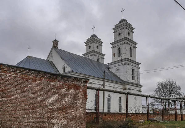Kutsal Üçlü Kilisesi Beyaz Rusya Nın Radoshkovichi Kentindeki Bir Katolik — Stok fotoğraf