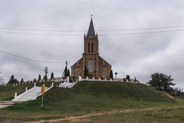 Εκκλησια Τησ Ασκησησ Τησ Παναγία Στο Χωριό Krasne — Φωτογραφία Αρχείου
