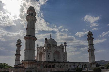 Rabiya ud-Durrani 'nin bibi-ka-Makbara mozolesi, Aurangabad' daki Padişah Aurangzeb 'in karısı. Hindistan.