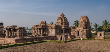 Pattadakala Tapınakları, Hindistan 'ın Karnataka eyaletinde bulunan bir tapınak kompleksi..