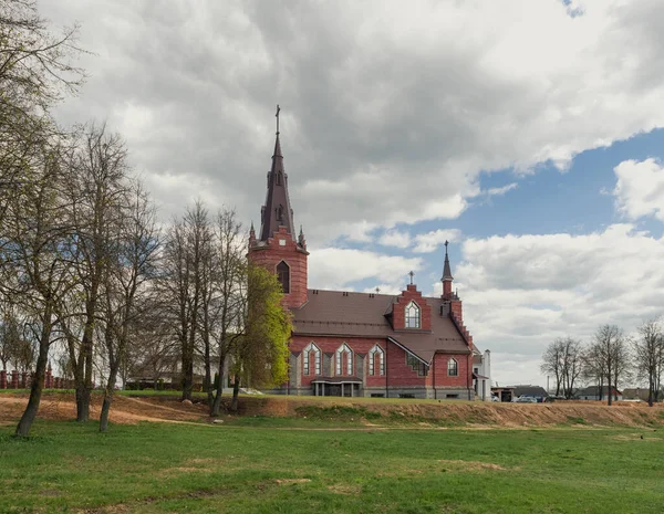 圣卡西米尔教堂 Church Casimir 是白俄罗斯明斯克地区斯托布西镇的一座天主教教堂 — 图库照片