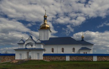 Novy Sverzhen 'deki Kutsal Dormition Kilisesi. Beyaz Rusya