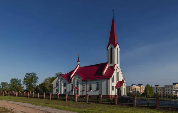 Εκκλησία Του Αγίου Πνεύματος Στη Μικροσυνοικία Chizhovka Στο Μινσκ — Φωτογραφία Αρχείου
