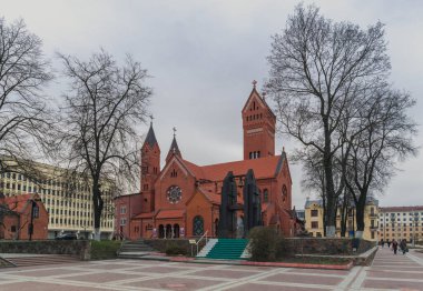 St. Simeon ve St. Helena Kilisesi, ayrıca Minsk 'te ünlü bir Katolik kilisesidir..