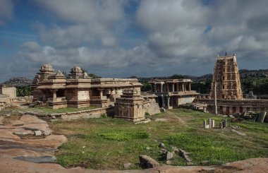 Hampi 'deki antik Vijayanagara şehrinin kalıntıları. Hindistan.