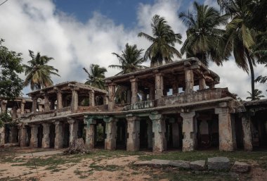 Hampi 'deki antik Vijayanagara şehrinin kalıntıları. Hindistan.