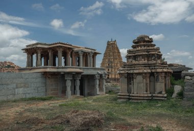 Hampi 'deki antik Vijayanagara şehrinin kalıntıları. Hindistan.