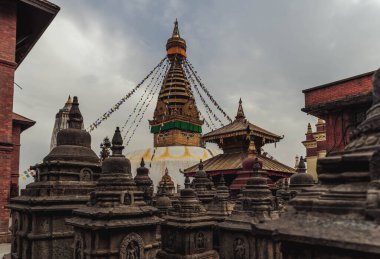 Swayambhunath, Nepal 'in Katmandu bölgesinde yer alan bir Budist tapınak merkezidir..