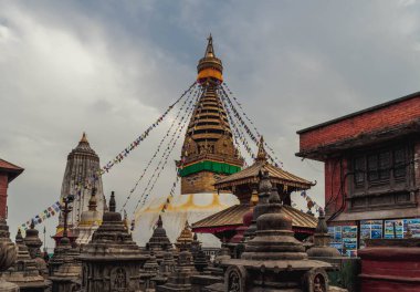 Swayambhunath, Nepal 'in Katmandu bölgesinde yer alan bir Budist tapınak merkezidir..