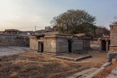 Prasanna Narasimha Tapınağı 'nın kalıntıları. Hampi. Hindistan.