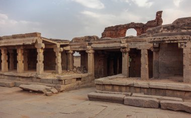 Krishna Tapınağı, Hampi 'deki en saygın ve ünlü tapınaklardan biridir..