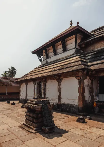 Sri Ananthashayana Tapınağı Karkala 'da bulunan antik bir tapınaktır. Hindistan.