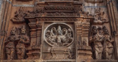 Sringeri, Hindistan 'ın Karnataka eyaletinde bir şehirdir ve Hinduizm' in en önemli hac yerlerinden biridir..