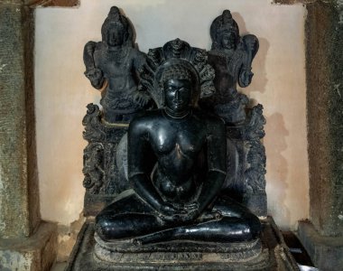 Shravanabelagola Güney Hindistan 'da en çok ziyaret edilen Jain hac alanlarından biridir..