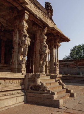 Vittala Tapınağı, Hampi 'deki en süslü anıtlardan biri..