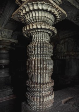 Kedareshwara Tapınağı, Hindistan 'ın Karnataka eyaletinin Halebidu şehrinde bulunan Hoysala dönemi bir yapıdır..