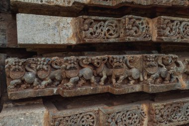 Kedareshwara Tapınağı, Hindistan 'ın Karnataka eyaletinin Halebidu şehrinde bulunan Hoysala dönemi bir yapıdır..