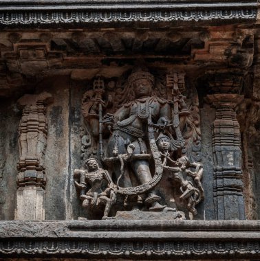 Hoysaleswara Tapınağı ya da Halebidu Tapınağı, Tanrı Shiva 'ya adanmış bir 12. yüzyıl Hindu tapınağı. Hindistan.