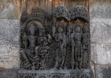 Chennakeshava Tapınağı (Belur 'da Keshava veya Vijayanarayana Tapınağı olarak da bilinir) 12. yüzyıl Hindu tapınağıdır. Karnataka, Hindistan.