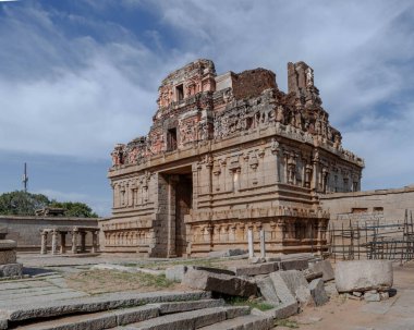 Vijayanagara şehrinin kalıntıları arasında Bala-Krishny Tapınağı. Hampi. Hindistan.