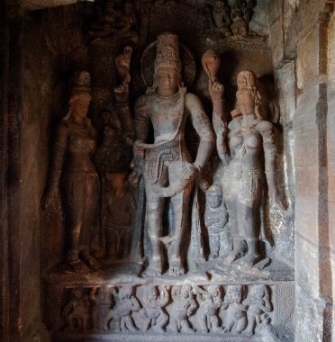 Badami 'nin ünlü mağara tapınakları. Karnataka. Hindistan.