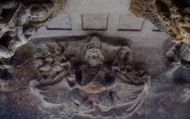 Badami 'nin ünlü mağara tapınakları. Karnataka. Hindistan.