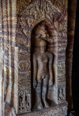 Badami 'nin ünlü mağara tapınakları. Karnataka. Hindistan.