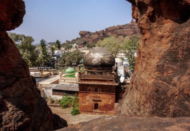 Badami Sidi Abdul Malik Aziz 'in Müslüman valisinin mezarı. Hindistan.