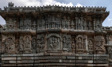 Kedareshwara Tapınağı Halebidu, Karnataka, Hindistan 'da Hoysala dönemi bir yapıdır..