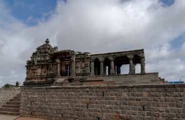 Nanneswara Tapınağı, Lakkundi 'de bir 11. yüzyıl Hindu tapınağıdır. Karnataka. Hindistan.