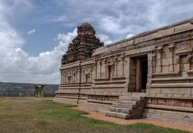 Hindu tapınağı Sri Chandrashekhara Gudi, Hampi 'de. Hindistan.