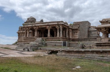 Hemakuta Hill Tapınağı Kompleksi, Hampi. Hindistan.