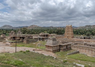 Hemakuta Hill Tapınağı Kompleksi, Hampi. Hindistan.