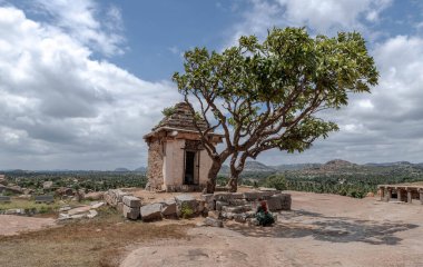 Hemakuta Hill Tapınağı Kompleksi, Hampi. Hindistan.